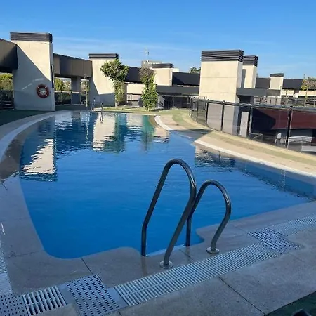 Lägenhet Tecnocordoba Ii Aparcamiento Privado Gratuito Y Piscina *